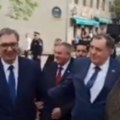 Vučić i Dodik stigli u Bileću: Građani se okupili da ih pozdrave - dočekani aplauzom (video)