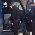 Policija odnosi dokaze u crnim vrećama, od ovog prizora podilazi jeza: Ovo je sve što je ostalo nakon horora u Kočanima…