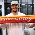 Odbio Arsenal da ode na Bosfor, Sane u Galatasaraju
