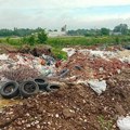 I dalje gori deponija u Novom Pazaru: Prelepa šuma prekrivena otpadom, lutaju psi, a građani žele samo jedno