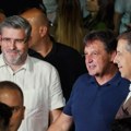 Ministri i funkcioneri SNS-a ispred Skupštine: Uz razgovor i utakmicu Crvene zvezde