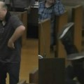 (Video) Ustao na sednici opštine i bez reči uradio ovo! Neki su sklanjali glavu, neki se smejali, a on krenuo da se valja po…
