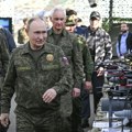 Кремљ коментарисао Путина у војној униформи