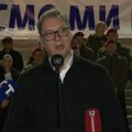"Moramo da sačuvamo mir i da budemo odgovorniji": Vučić obišao kamp ispred Skupštine, skup u čast ranjenog muškarca