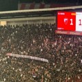 Grobari na španskom imali poruku za trenera Zvezde: Evo šta su podigli na Jugu na 180. Večitom derbiju