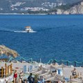 Na crnogorskim plažama posle 17 sati mobilijar je besplatan