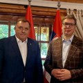 Vučić sa Dodikom u Prijedoru na obeležavanju Dana sećanja na stradale Srbe u Oluji