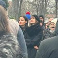 Сахрањена глумица Јелена Чворовић Ћерка подигла главу ка небу и не престаје да јеца!