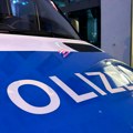 Prvi snimci skandalozne tuče Grka u Berlinu: Policija na sve strane, ima uhapšenih navijača dva tima