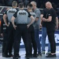 Sudija finalnog meča Superlige odlučio da će utakmica između Partizana i Zvezde biti nastavljena kad se isprazni…