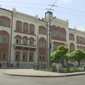 Vučić tvrdi da je na Univerzitetu u Beogradu egzodus "hiljade studenata" - a ispisalo se njih 85