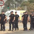 „Jurnjava“ građana i policije po kiši na Novom Beogradu: Dekan FDU sa studentima na blokadama