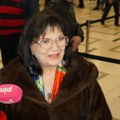 Nada Obrić uslikana u invalidskim kolicima: Uz pevačicu sve vreme ženska osoba