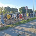 Novosađani, ispred zatvora: "Nemate vi dovoljno lanaca za sve nas" (FOTO i VIDEO)