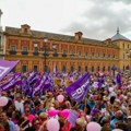 Haos u Sevilji! Hiljade demonstranata, među kojima su većinom žene, na protestu zbog kašnjenja skrininga za rak dojke: "Naši…