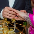 Svadba o kojoj priča svet: Mlada nije mogla da stoji od težine zlata kojim su je okitili!