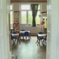 Čačak: Vaspitačica suspendovana pošto je dete samo izašlo iz vrtića, podržalo je 60 roditelja