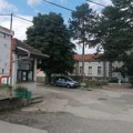 Čovek koji je pao sa zgrade hitno prebačen za Niš
