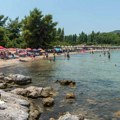 Turista se razboleo na moru bez polise, pa mu stigao račun od 50.000€: Finansijska katastrofa vreba na letovanju