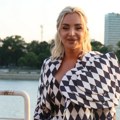 (Foto) Maja Berović na Zlatiboru u zveri od 300.000 evra: Mrežasti kostim otkrio bujne grudi, samo cipele na njoj koštaju…