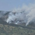 Veliki požari u regionu: Vatra stigla do puta, angažovani kanaderi, vetrovi otežavaju stanje