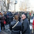 (FOTO/VIDEO) Protest protiv napada na tinejdžere u Vukovaru: Zatraženo hapšenje napadača