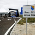 Kamenovan autobus sa srpskom decom