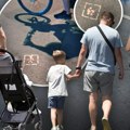 Lažni saobraćajni znaci zbunili novosađane: Osvanuli duž biciklističkih staza, roditelji sa kolicima u čudu: Evo o čemu se…