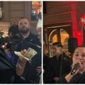 Jana zapevala na rođendanu sina Nadice Ademov: Jedva drži mikrofon od bakšiša, koleginica snimila deo slavlja