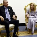 Erdogan Meloni: Izgledaš sjajno, ali prestani da pušiš