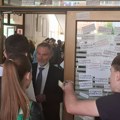 Održan protest ispred Mašinske škole u Novom Sadu: Direktor Jovine nije dozvolio učenicima da izađu iz zgrade (FOTO, VIDEO)…