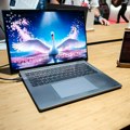 Lenovo pokazao laptop koji "raste" pritiskom na dugme: Ekran se širi sa 14 na 17 inča, a tu je i model bez ventilatora
