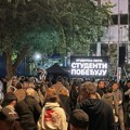 VIDEO "Čuvari ustava" stižu u Novi Sad: Počelo okupljanje za doček u Kampusu
