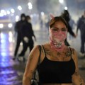 Ima i maloletnika! Najmanje 11 osoba povređeno u sukobu demonstranata i policije u Tirani: Upotrebljen i vodeni top