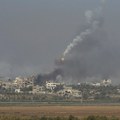 Raketa iz Gaze direktno pogodila zgradu u Aškelonu; Najmanje 45 ljudi ubijeno u izraelskom vazdušnom napadu na civilne zgrade…