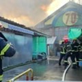 Lokalizovan veliki požar u Kineskom tržnom centru u Beogradu, u gašenju učestvovali i helikopteri