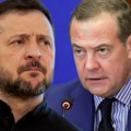 "Tifusna vaš s nosom u kokainu, pacov,: Gad!" Medvedev načisto pukao! Žestoko izvređao Zelenskog: Seti se šta si govorio…