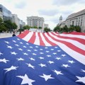Na dan vojne parade u Vašingtonu, hiljade protestuju protiv Trampa širom Amerike