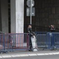 Policija u Novom Sadu udarala štitovima građane i studente, uveli odbornike vlasti u zgradu skupštine