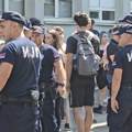 Blokade u Srbiji: Policija privodi okupljene ispred VIŠER-a, studenti u Novom Sadu ponovo ispred Sajma
