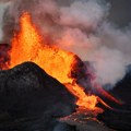 Vulkanske bombe lete stotine metara uvis: "Zver" na Kamčatki ne miruje, snimci su fascinantni