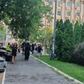Danas bez blokade suda u Novom Sadu, ispred zgrade policija u civilu