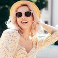Vic dana Ulazi zgodna plavuša u poslastičarnicu i pita prodavačicu...