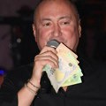 Шушке само летеле око Ђанија, није знао шта ће са новчаницама: Атмосферу на шабачком вашару довео до усијања