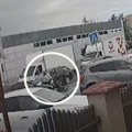 Vozač BMW-a pokosio mamu i devojčicu (2) u kolicima, žena stradala na mestu: Horor u komšiluku snimila kamera
