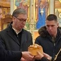 "Da nam veliki svetac i Gospod Bog čuvaju Srbiju": Aleksandar Vučić čestitao Svetog Nikolu svima koji slave