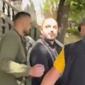 Opštinska inspekcija pokušala da ukloni znak „Volim Mitrovicu“, policija privela Radojevića i Zaporožca