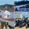 (Video) Plato ispred Palate Srbija pun bajkera, stigao i Vučević! Hiljade građana na putu ka centru Beograda gde će se održati…