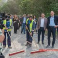 Gradonačelnik Zrenjanina Simo Salapura obišao završne radove na rekonstrukciji dela trotoara Bulevara Veljka Vlahovića…