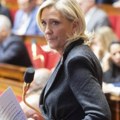 Raste rejting desničarske stranke Marin le Pen, Makronova partija na trećem mestu